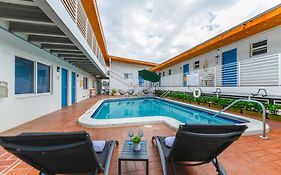 Family Friendly Beach Escape With Pool And Parking - M41